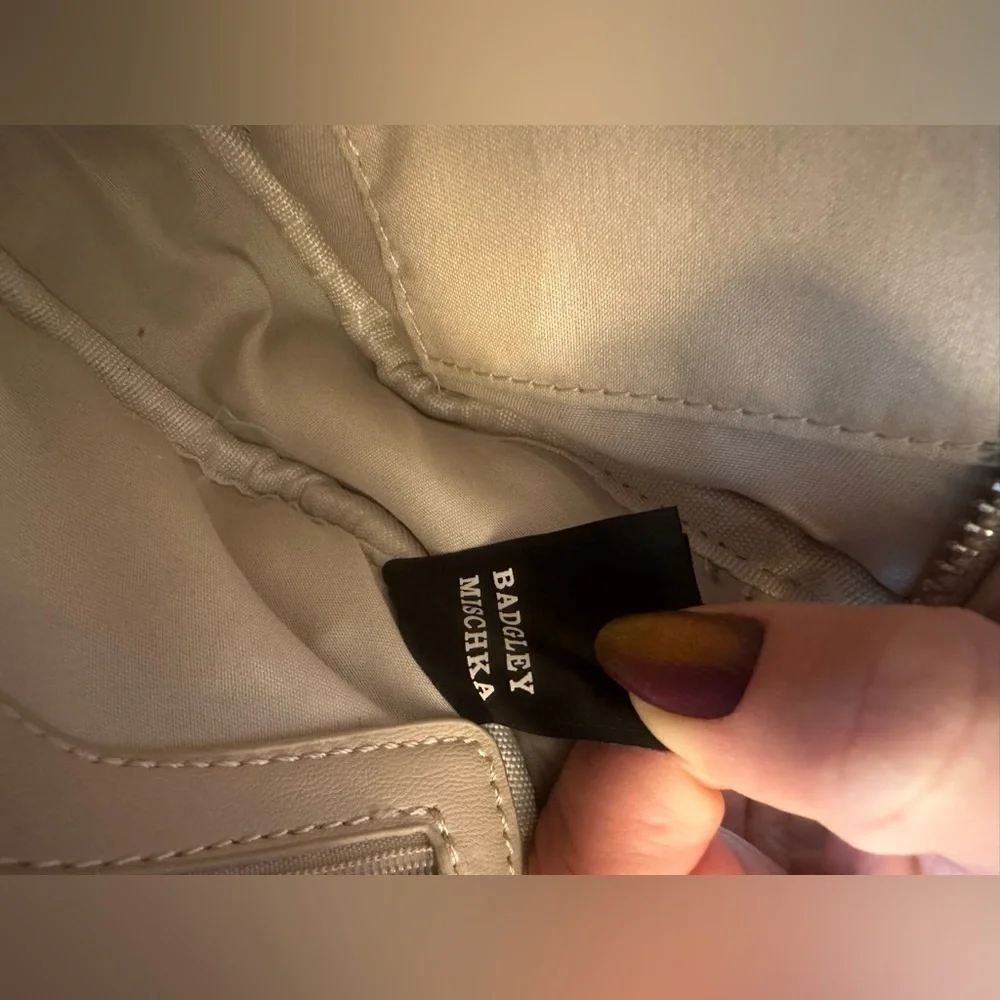 Badgley Mischka Ivory Quilted Crossbody Camera Bag Chain Strap Chic - Picture 4 of 8